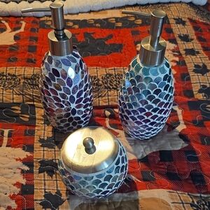 Hampton Hill Mosaic w/ Purple & Blue Accents. Jar Is 3.5" Tall, Pump Is 6" Tall